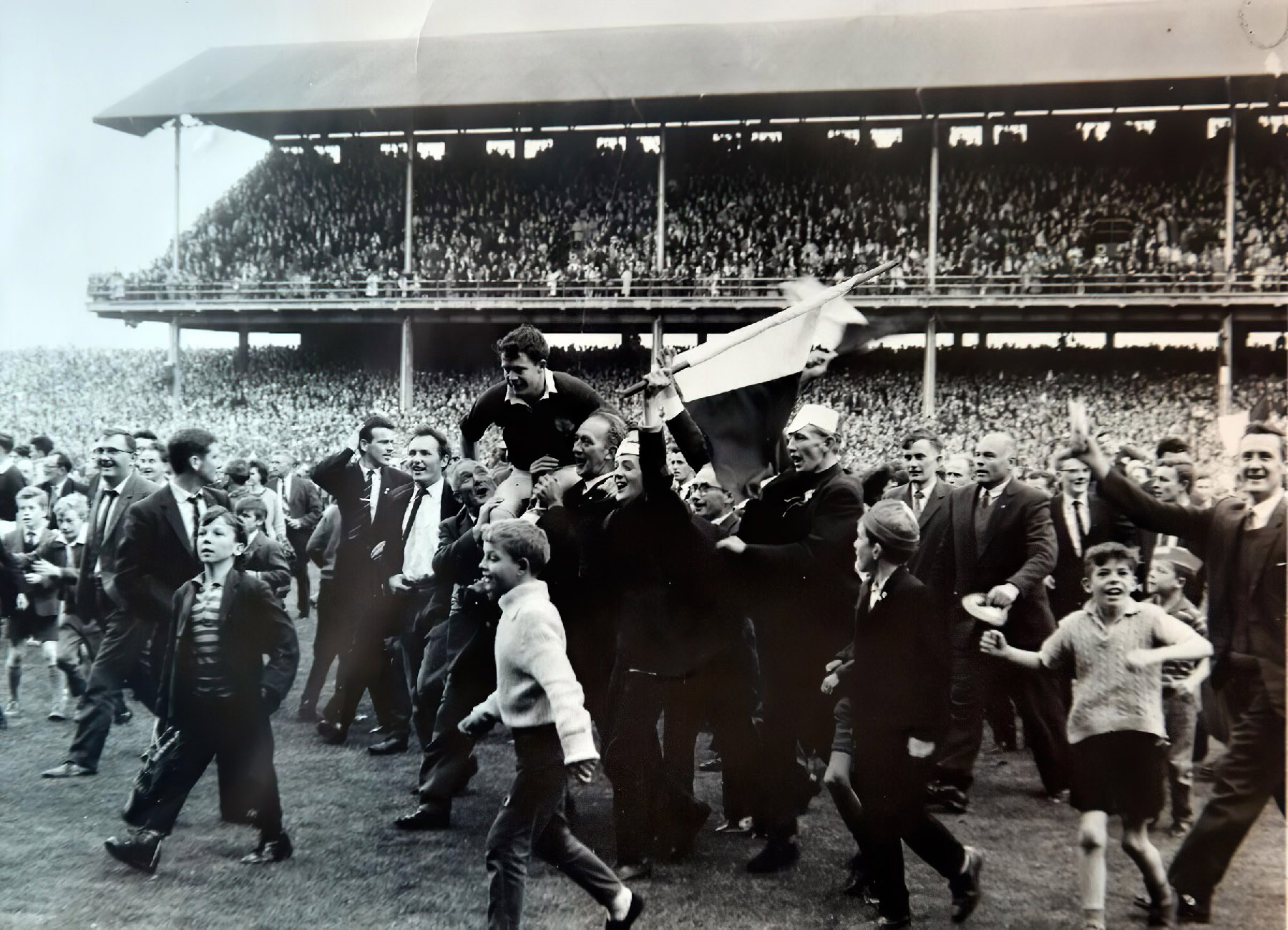1964 Cyril Dunna